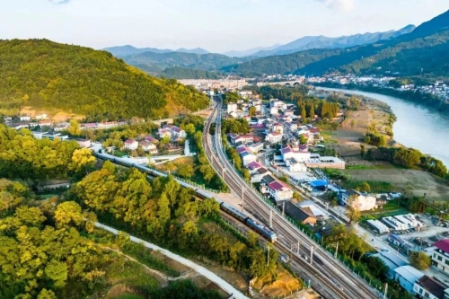 出站就是景区！这个铁路小站值得打卡！