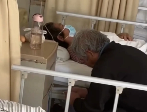 小伙医院为邻床老夫妻买食物租陪护床