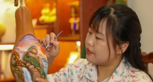 镂空葫芦灯、葫芦戏曲脸谱，这样的艺术品谁看谁爱