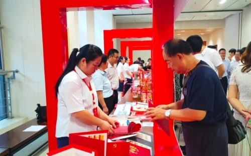 爱好集邮的伙伴们，看过来……